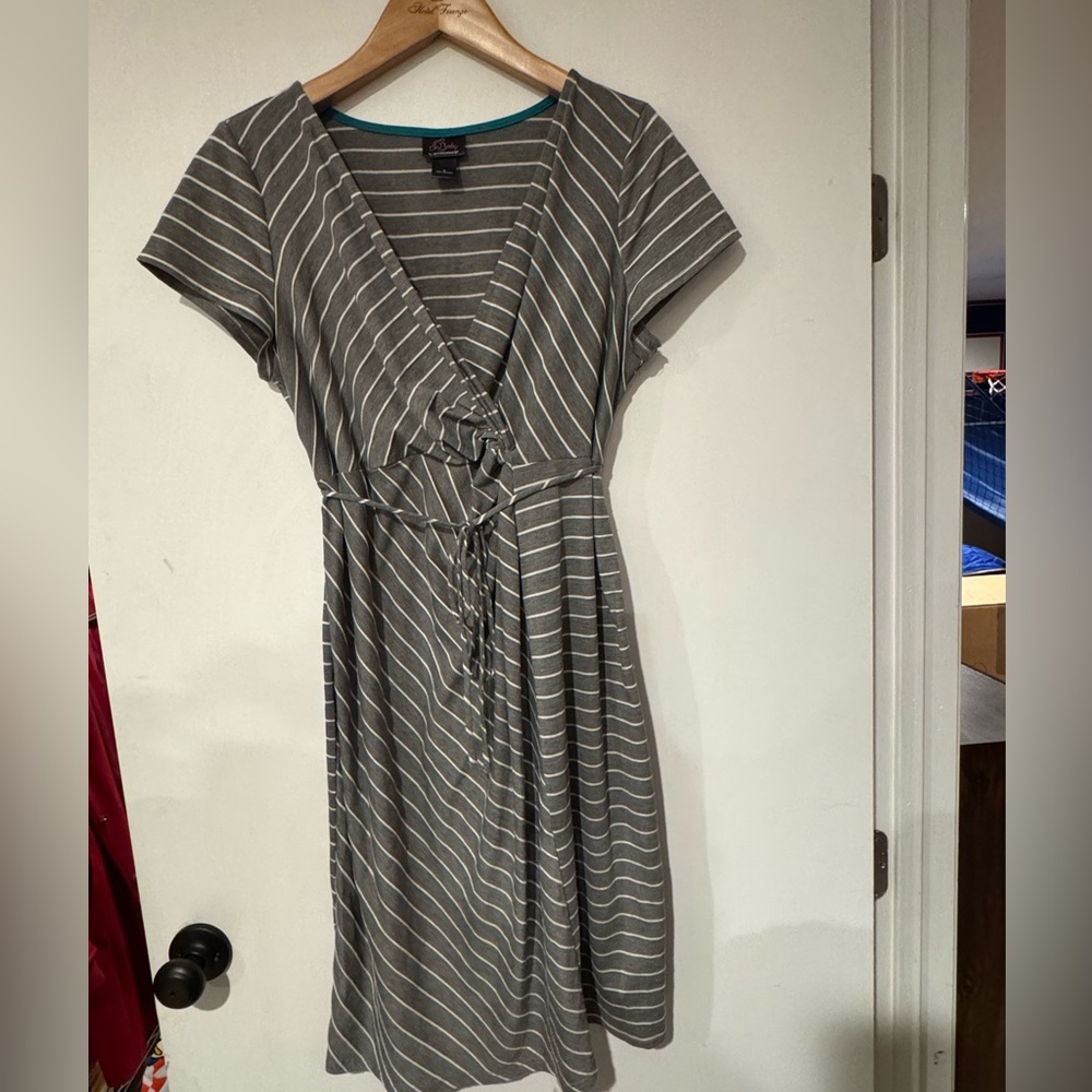 Motherhood Gray and White Striped Midi Dress Size Large